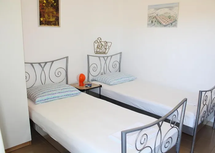 Demori Gostinjska kuća 3*