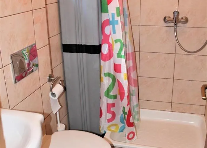 Demori Gostinjska kuća 3*